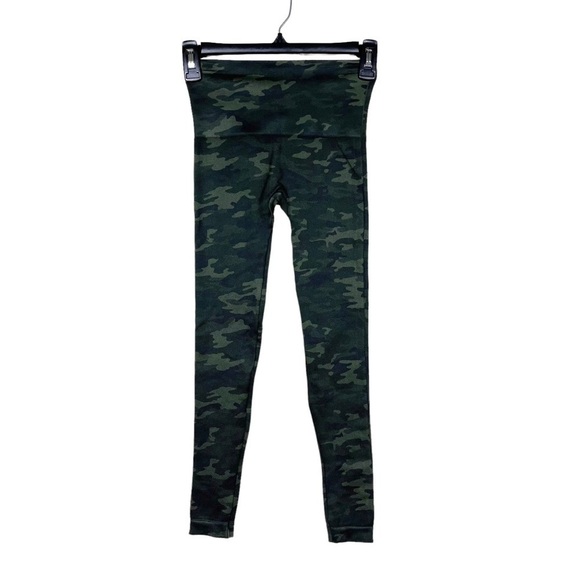Spanx Look at Me Now Seamless Leggings Green Camo Camouflage Size X-Small - Picture 1 of 5